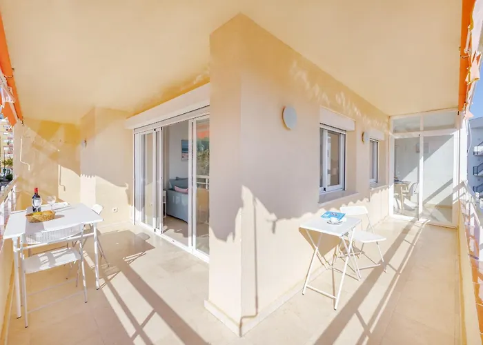 Sunny Apartment By Kura Homes